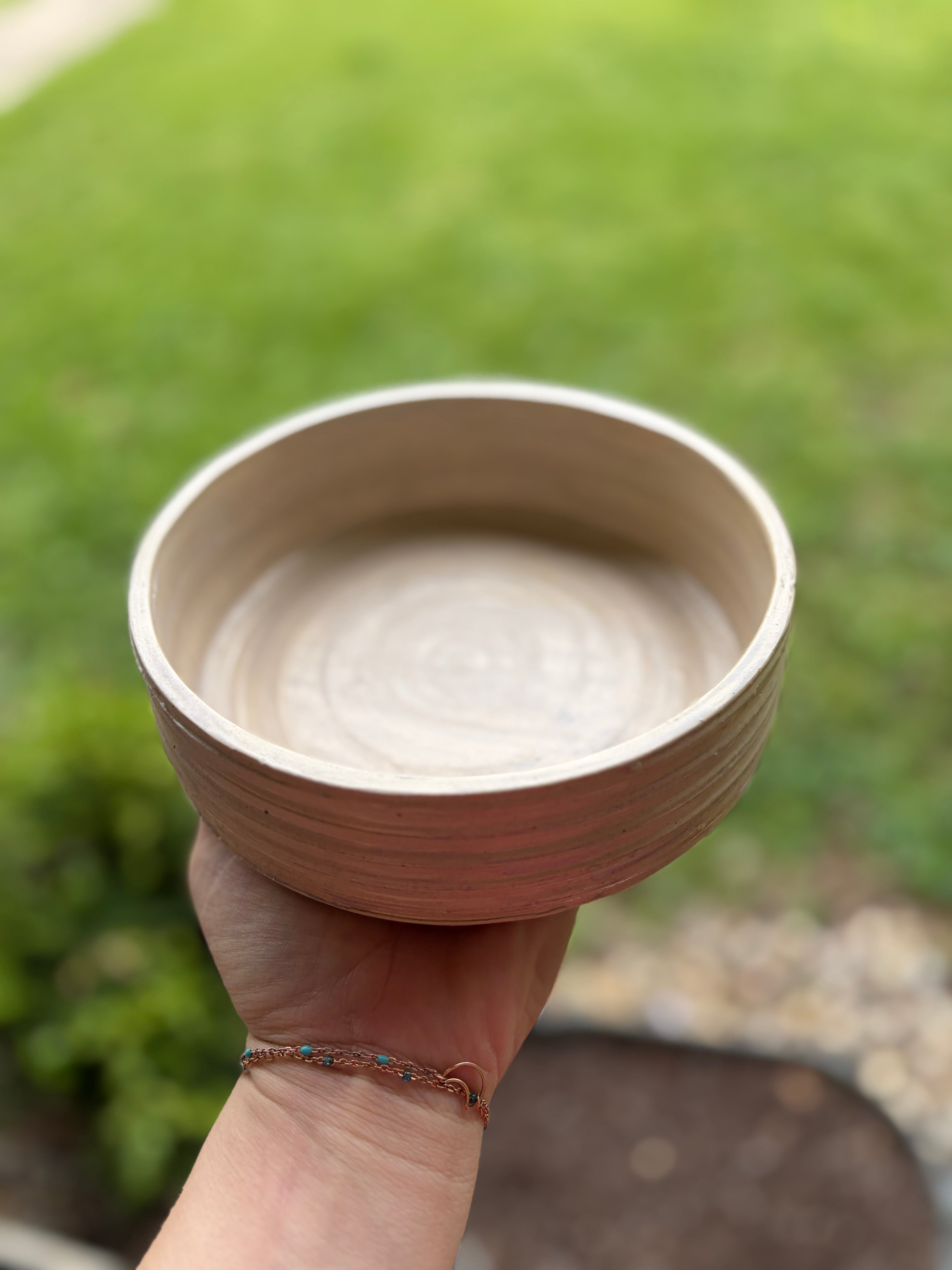 Food/water bowl