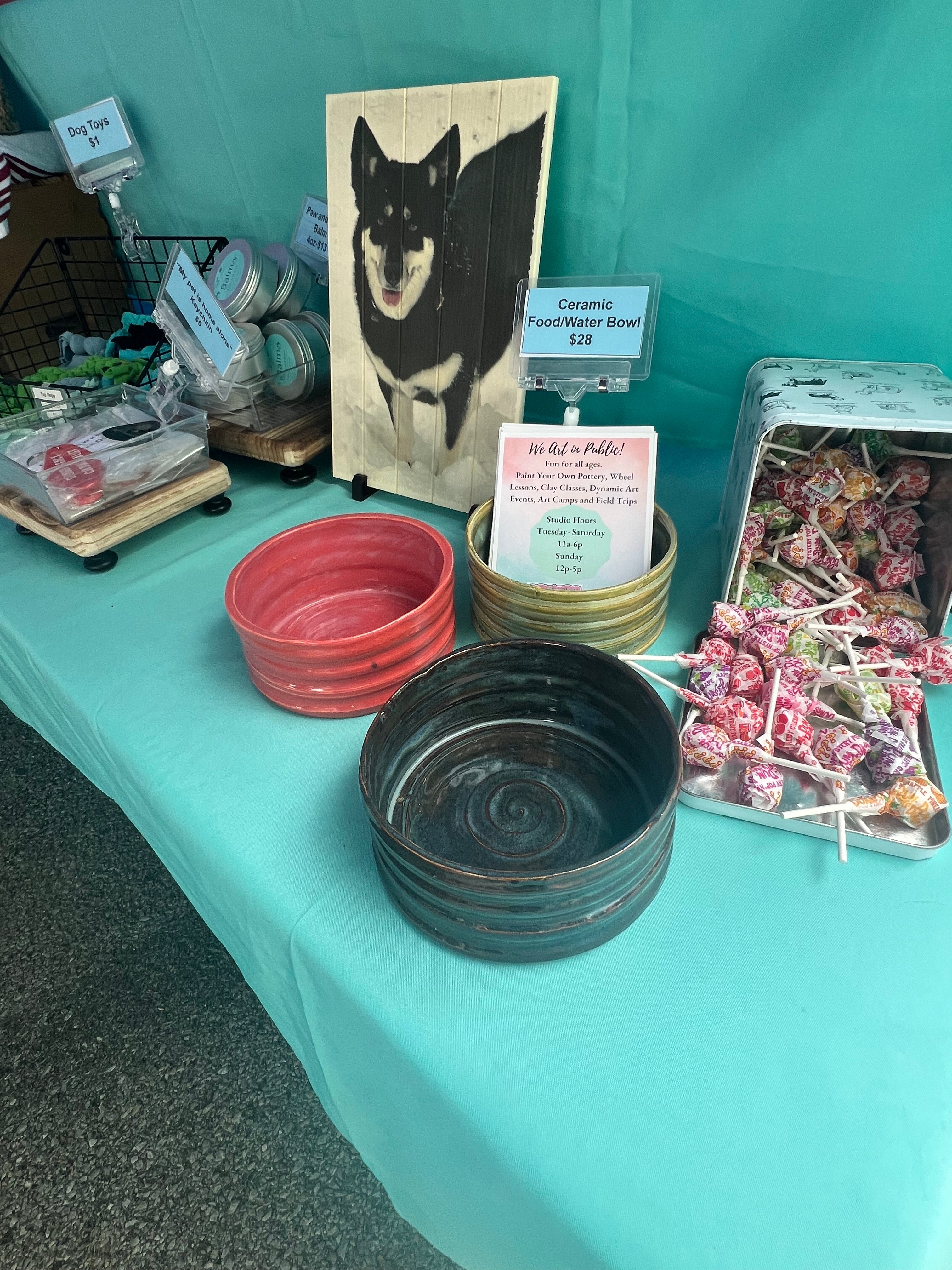 Food/water bowl