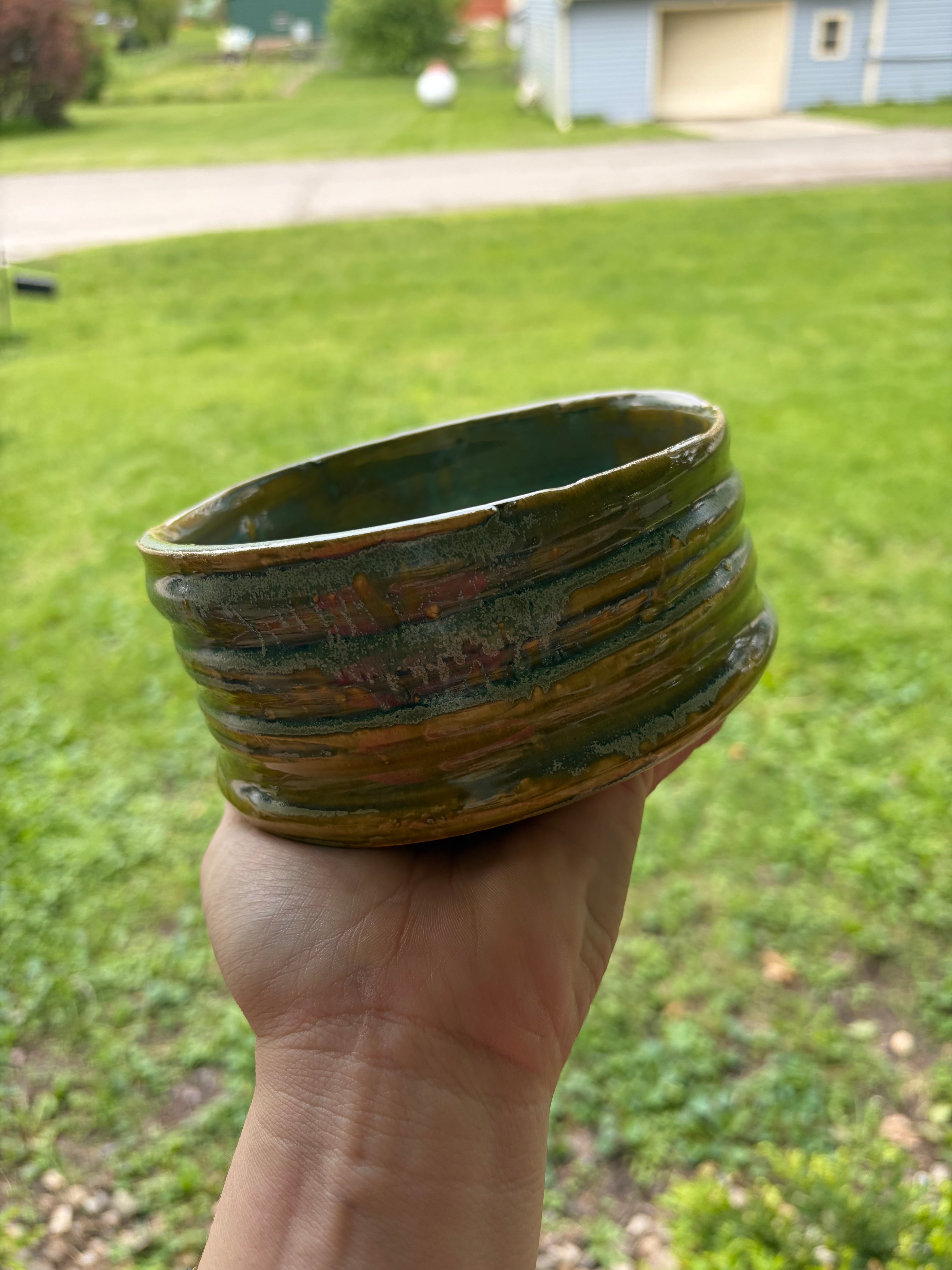 Food/water bowl