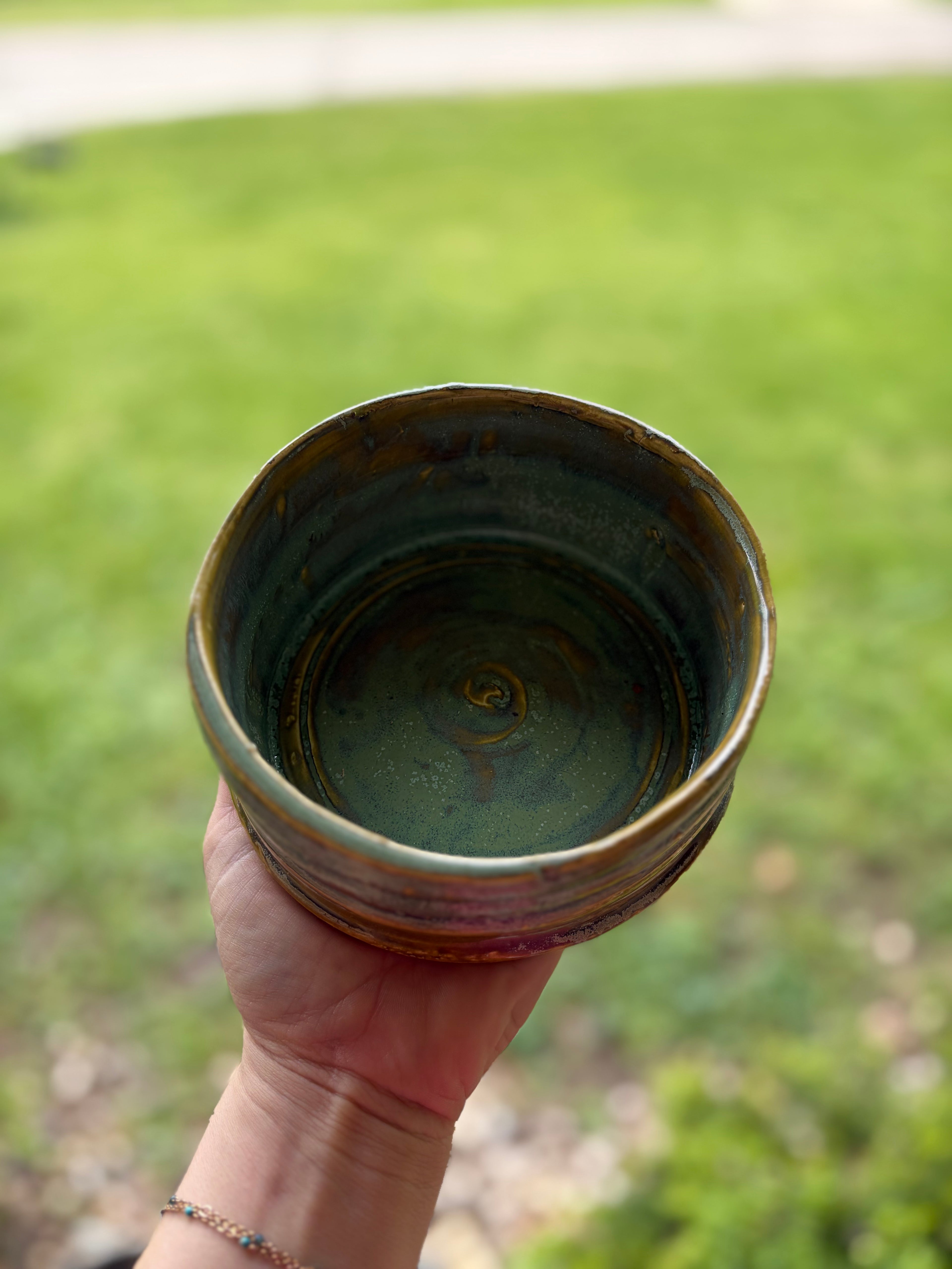 Food/water bowl